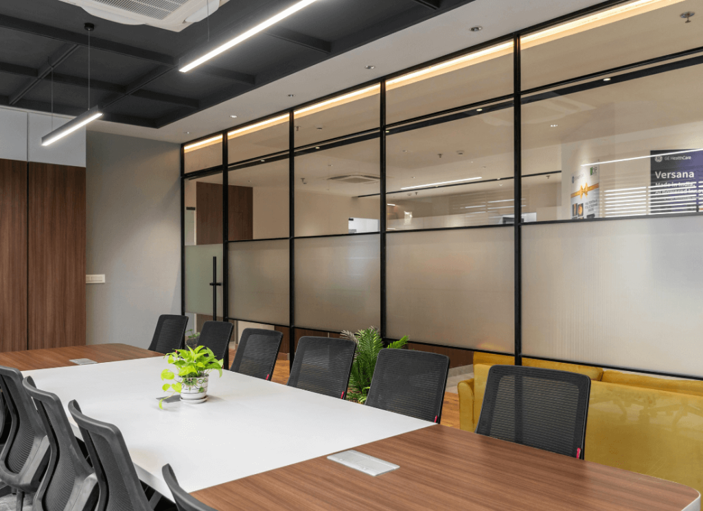 Office cleaning in Chandler – desks, floors, and windows cleaned after hours